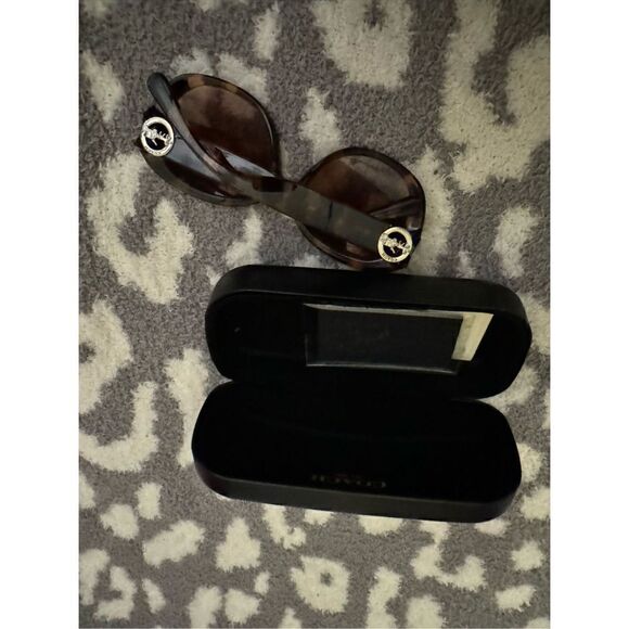 Coach oversized square sunglasses horse & carriage main image 8